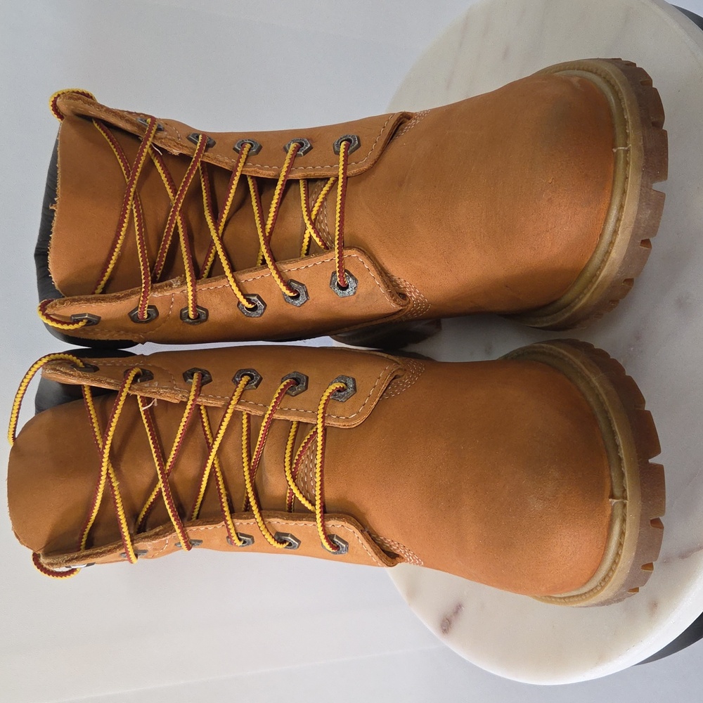 Timberland Leather Boots Size 8.5 Youth = Womens 8-8.5 - Picture 2 of 5
